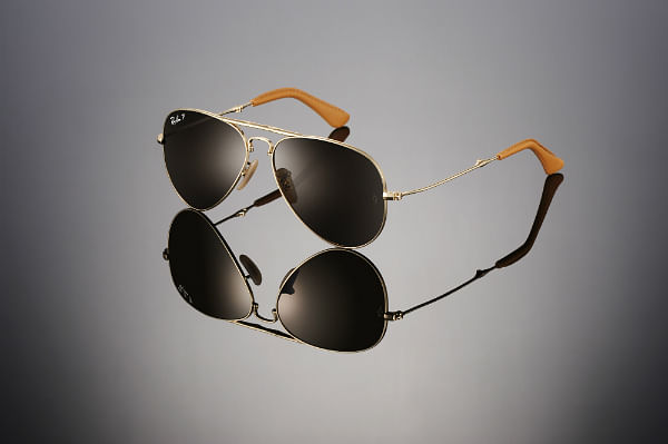 Foldable store aviator sunglasses